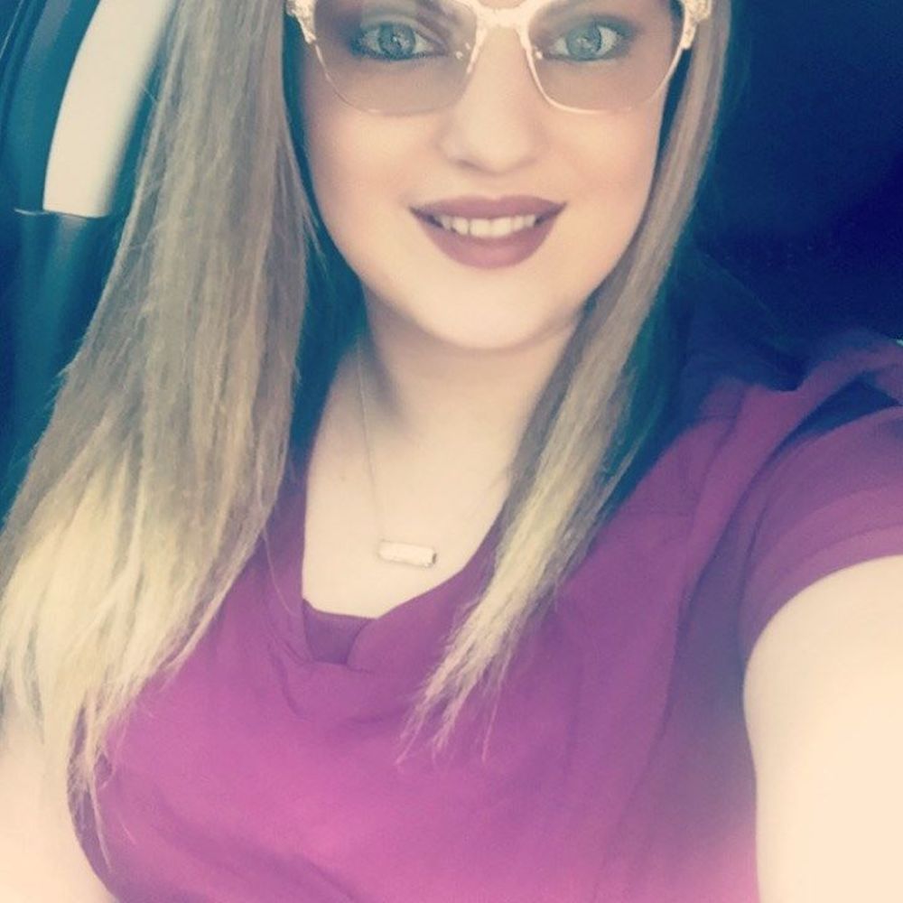 Meet your Posher, Casey